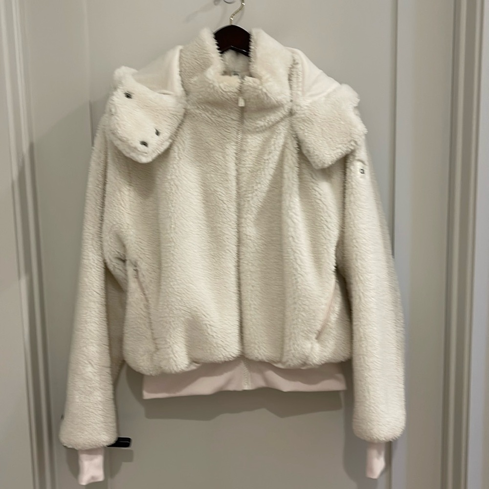 ALO Yoga Cream Sherpa Zip-Up Jacket